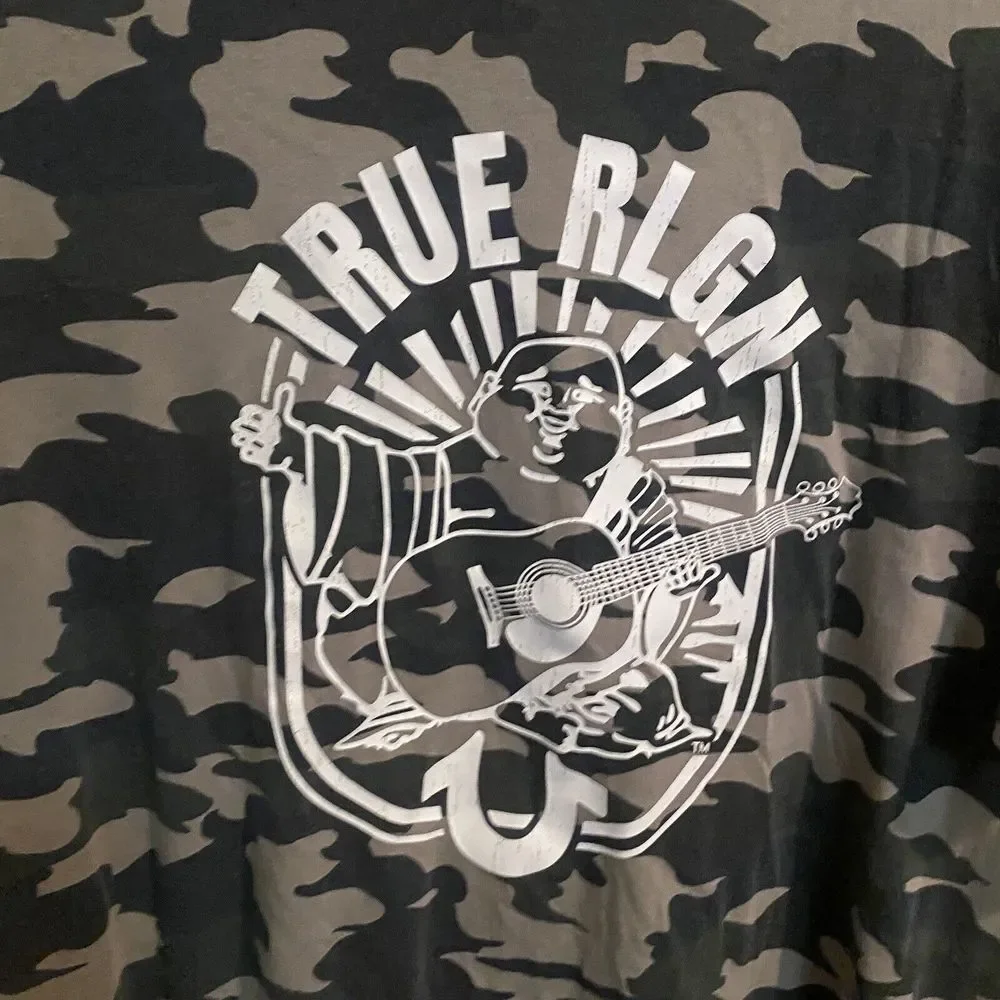 True Religion Men's Size L Green Camo Arch‎ Logo Crew Neck Tee